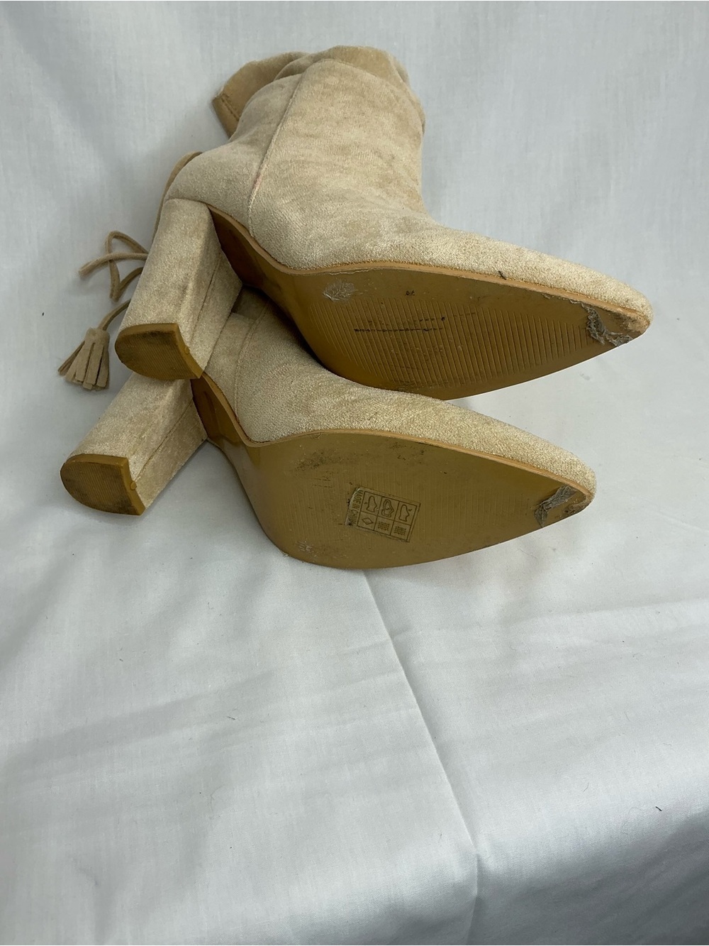 2139 - Women's Suede Pointed-Toe Block Heel Ankle Boots - Cream - Picture 5 of 6